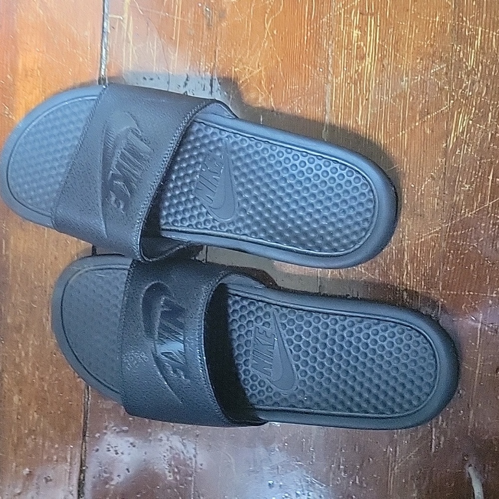 Nike Men's BENASSI JDI Slide Sandals Slippers Black NWOB